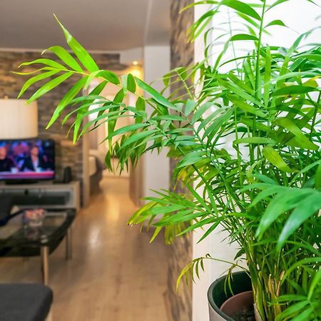 Relaxing 2Bd Apartment, Ground Floor - Walk To Old Town Split Extérieur photo