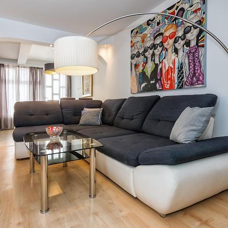 Relaxing 2Bd Apartment, Ground Floor - Walk To Old Town Split Extérieur photo