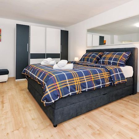 Relaxing 2Bd Apartment, Ground Floor - Walk To Old Town Split Extérieur photo