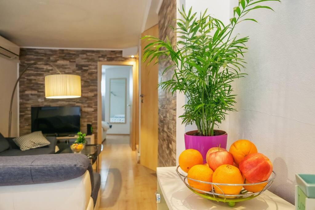 Relaxing 2Bd Apartment, Ground Floor - Walk To Old Town Split Extérieur photo