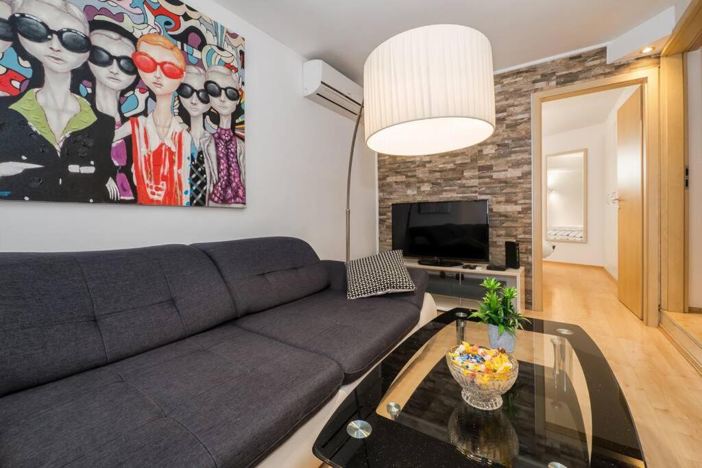 Relaxing 2Bd Apartment, Ground Floor - Walk To Old Town Split Extérieur photo