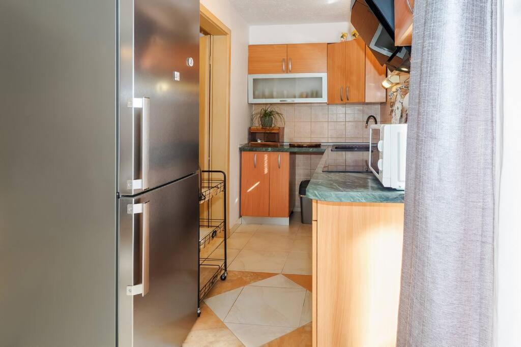 Relaxing 2Bd Apartment, Ground Floor - Walk To Old Town Split Extérieur photo