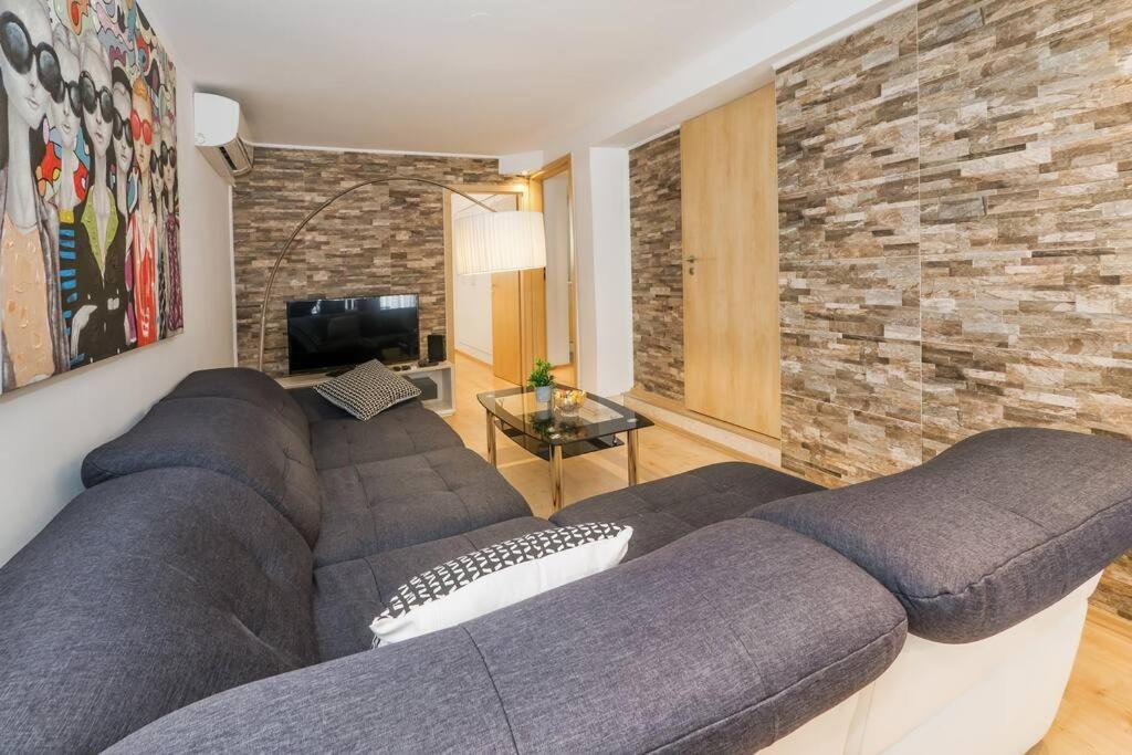 Relaxing 2Bd Apartment, Ground Floor - Walk To Old Town Split Extérieur photo