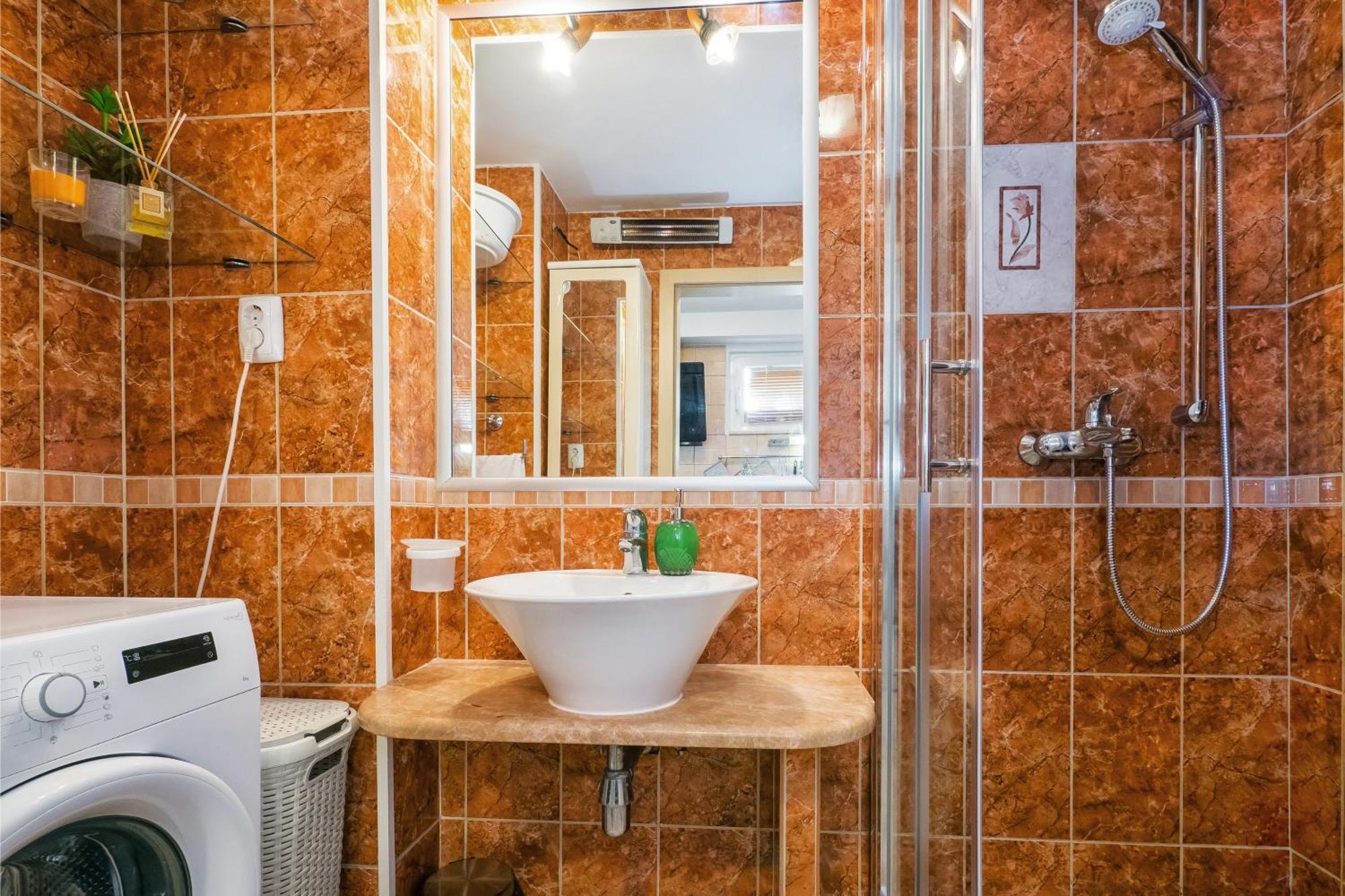Relaxing 2Bd Apartment, Ground Floor - Walk To Old Town Split Extérieur photo