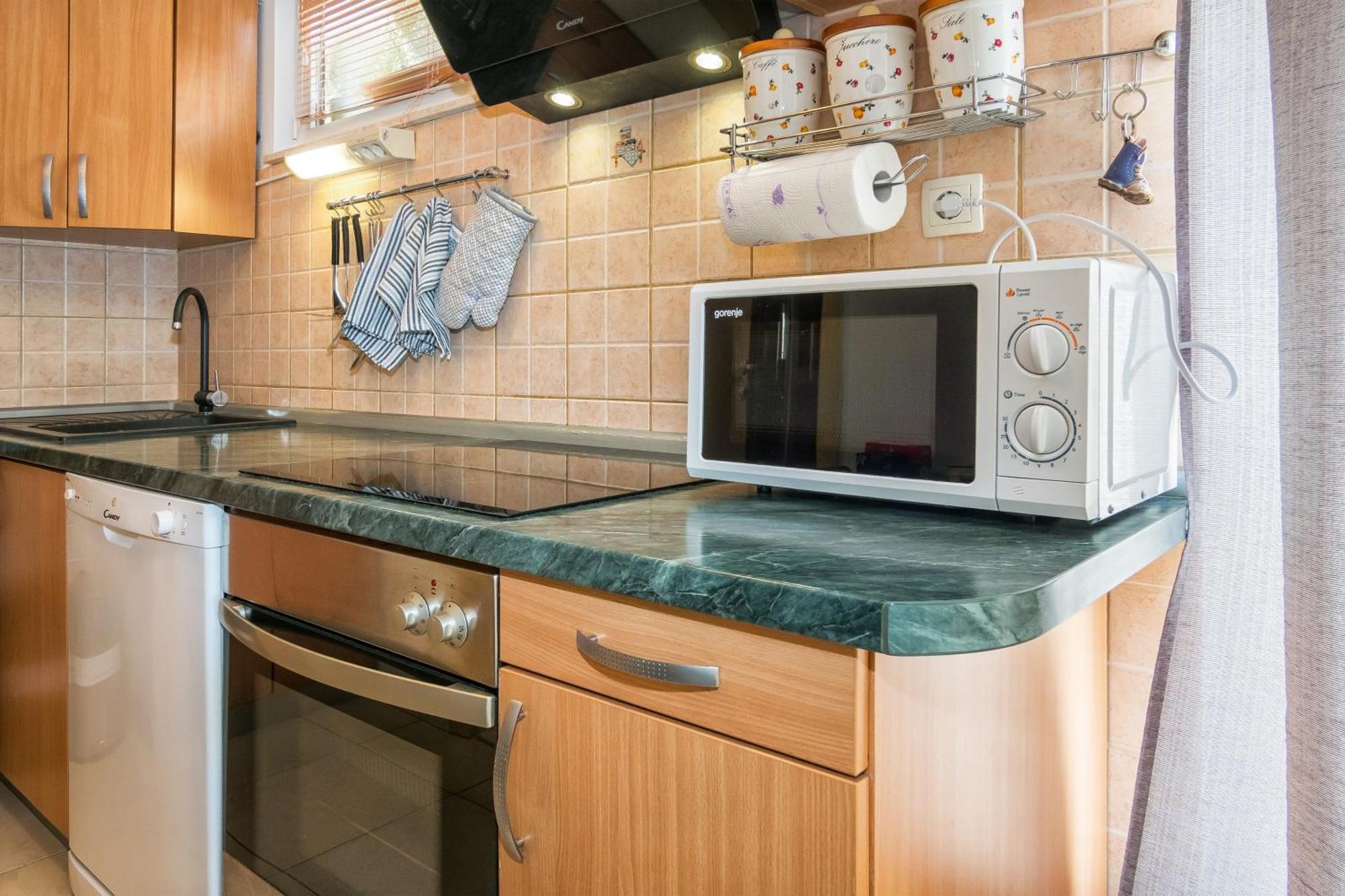Relaxing 2Bd Apartment, Ground Floor - Walk To Old Town Split Extérieur photo