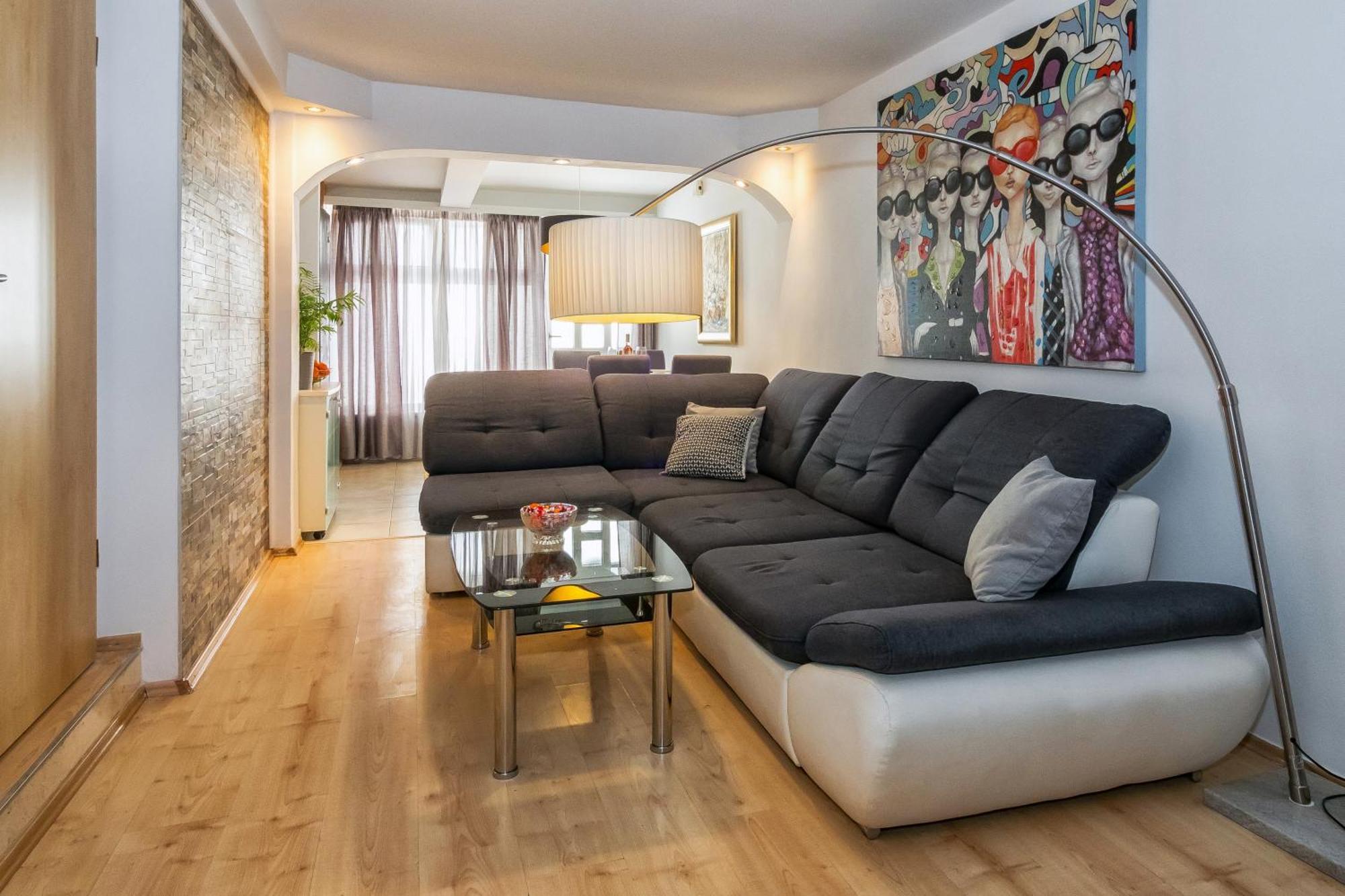 Relaxing 2Bd Apartment, Ground Floor - Walk To Old Town Split Extérieur photo