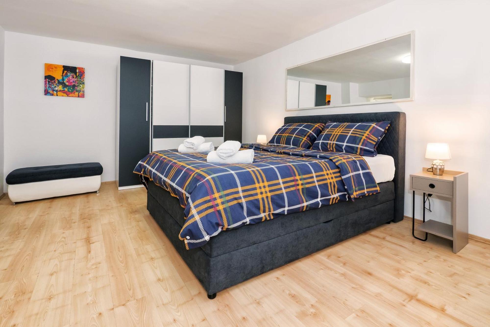 Relaxing 2Bd Apartment, Ground Floor - Walk To Old Town Split Extérieur photo