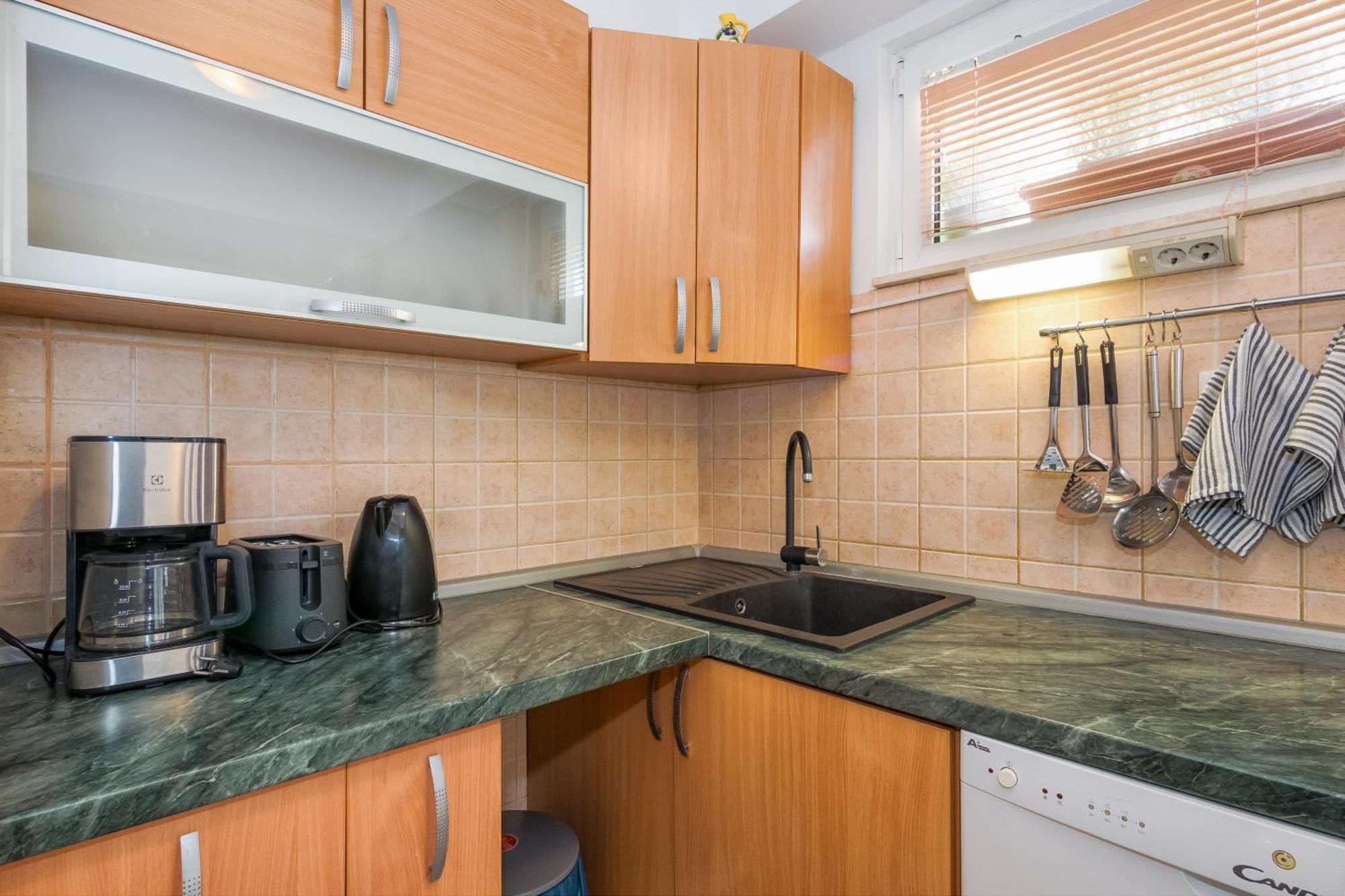 Relaxing 2Bd Apartment, Ground Floor - Walk To Old Town Split Extérieur photo