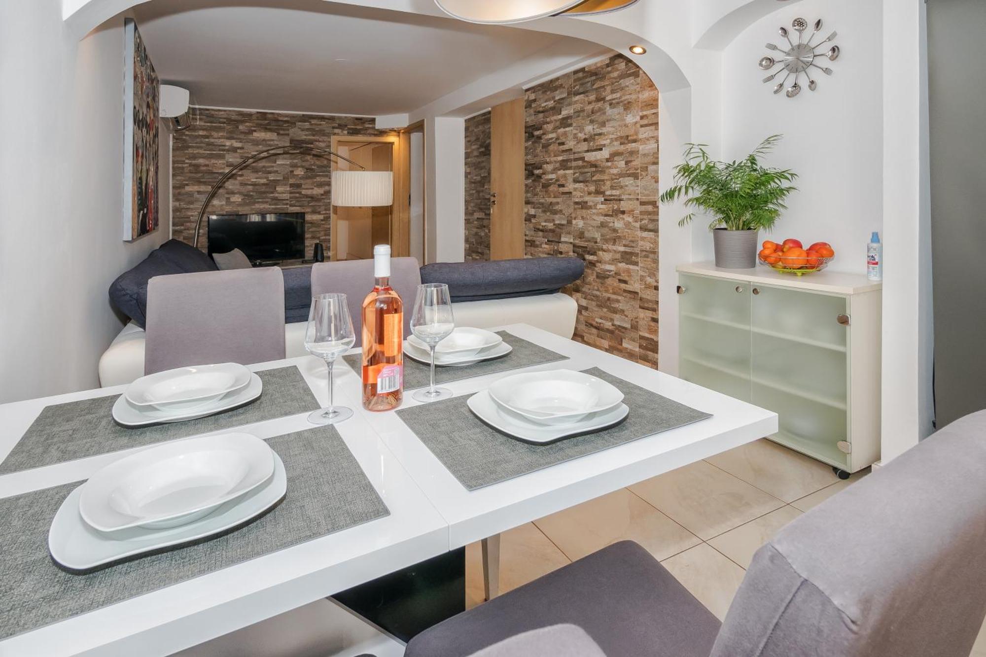 Relaxing 2Bd Apartment, Ground Floor - Walk To Old Town Split Extérieur photo