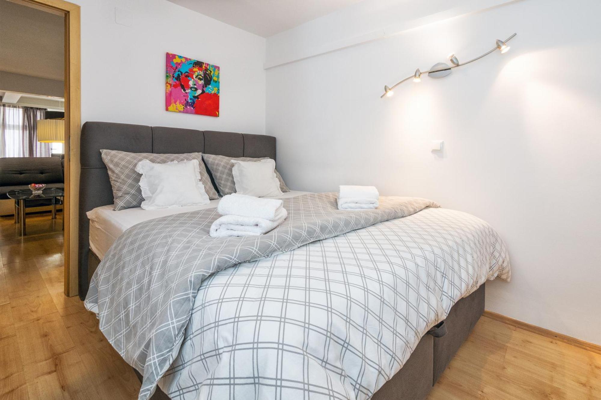 Relaxing 2Bd Apartment, Ground Floor - Walk To Old Town Split Extérieur photo